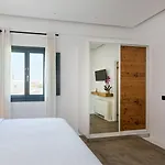 Portes & Mykonos Hotel