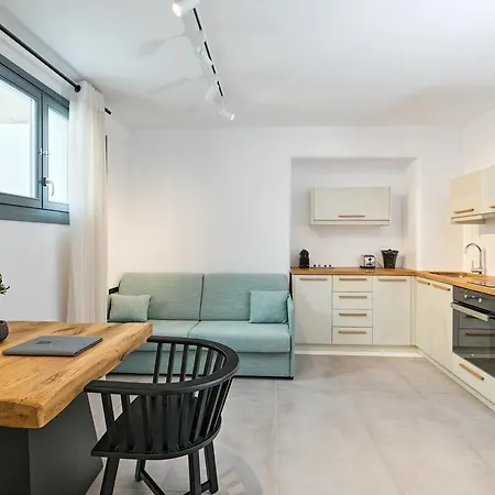 Portes & Mykonos Hotel